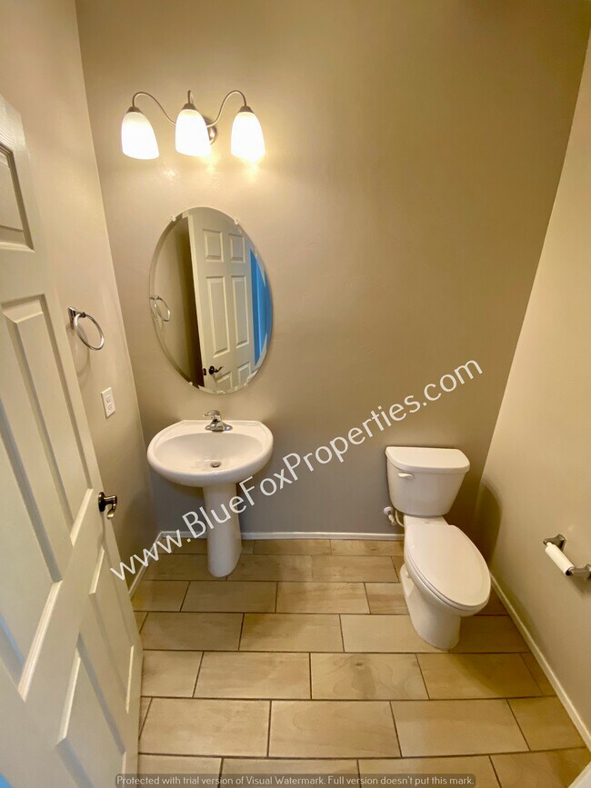 Building Photo - 9009 W Rolling Springs Dr