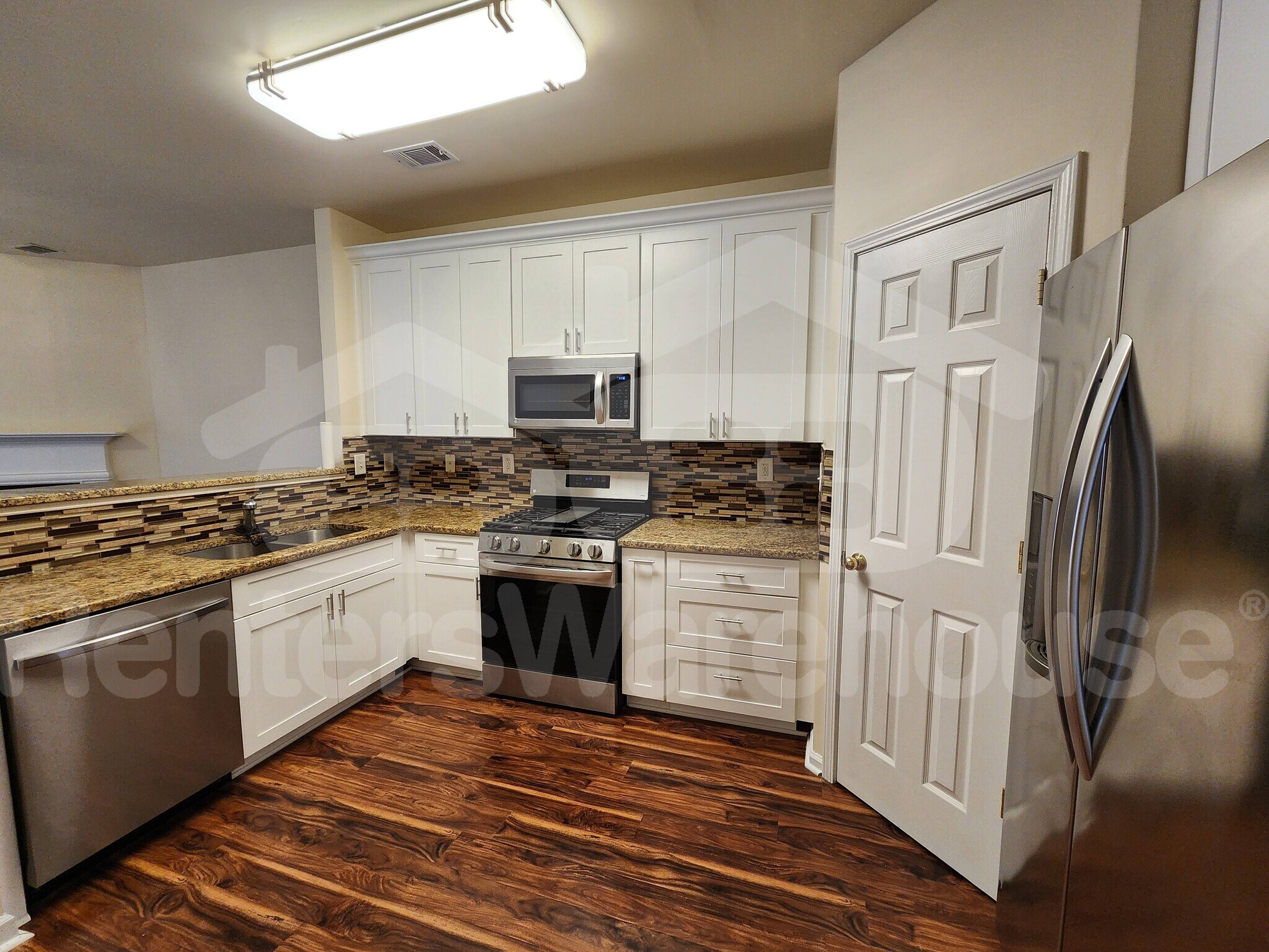 Building Photo - 1618 Cove Creek Cir