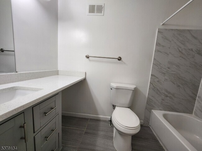 Building Photo - 263 Glastonbury Ln