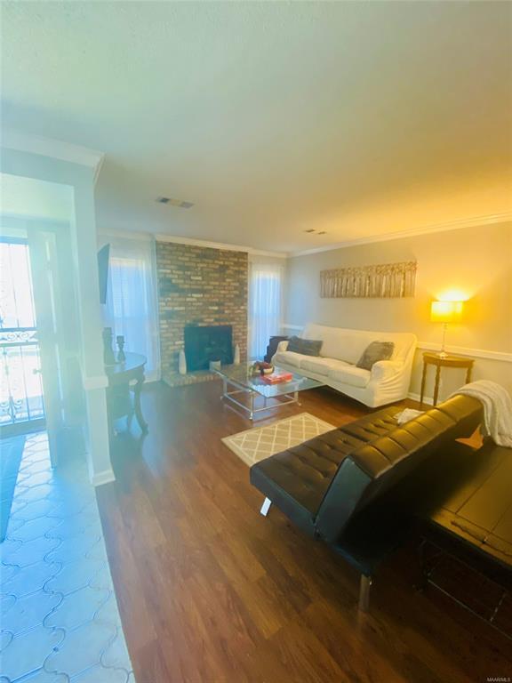 Building Photo - 3050 Sutton Dr