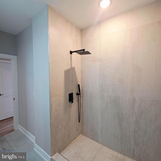 Building Photo - 714 Chestnut St