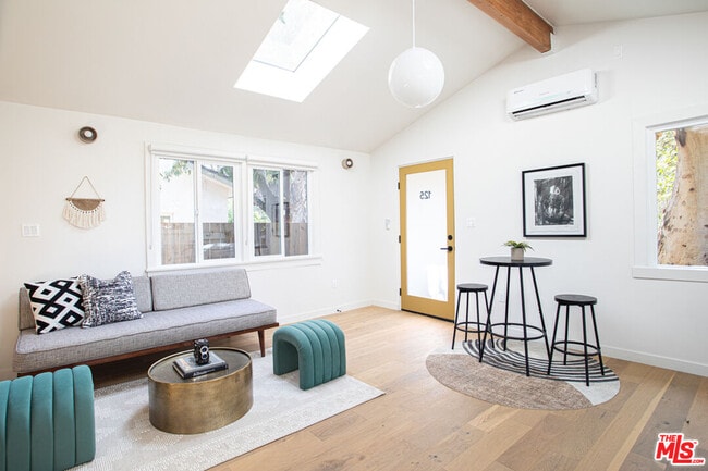 Building Photo - 125 Hackett Pl