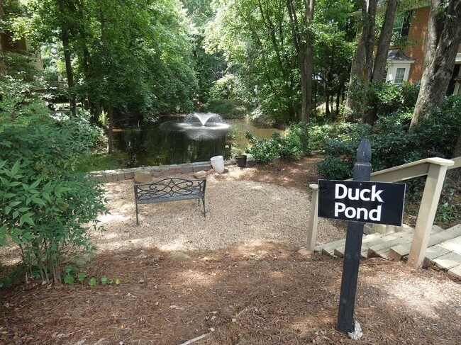 Building Photo - Easy Living in the Heart of Sandy Springs