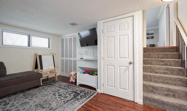 Building Photo - 3117 Windsor Dr