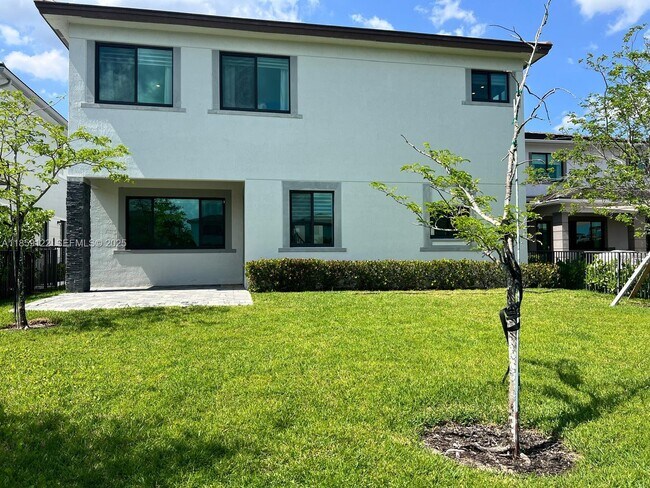 Building Photo - 10970 Pacifica Wy