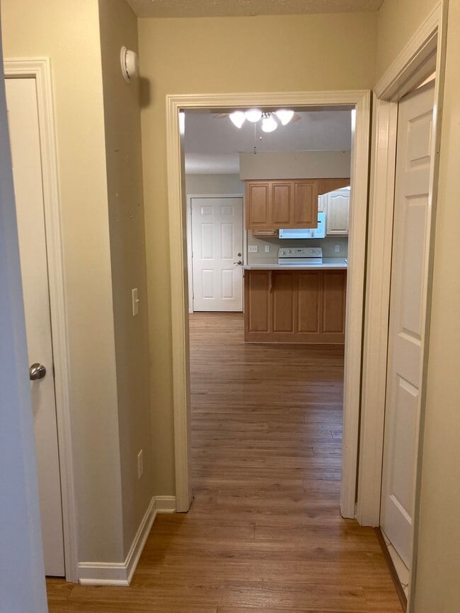 Building Photo - 106 Walnut Trace Cir