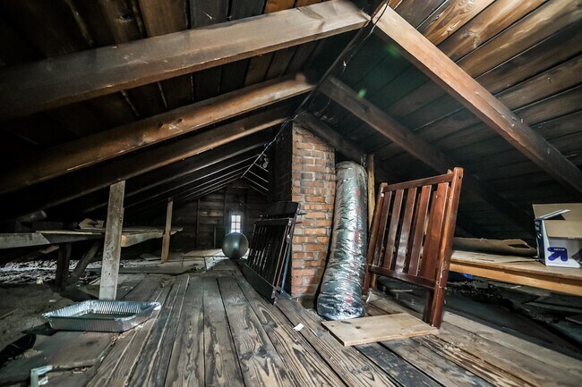 Building Photo - 409 E Melbourne Ave