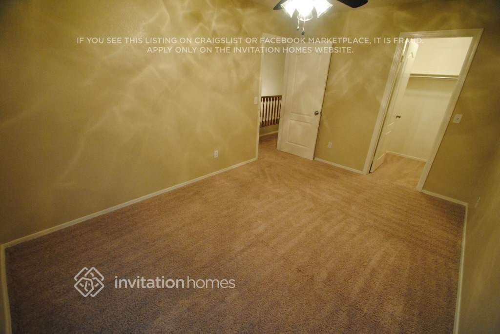 Building Photo - 8913 E Portobello Ave