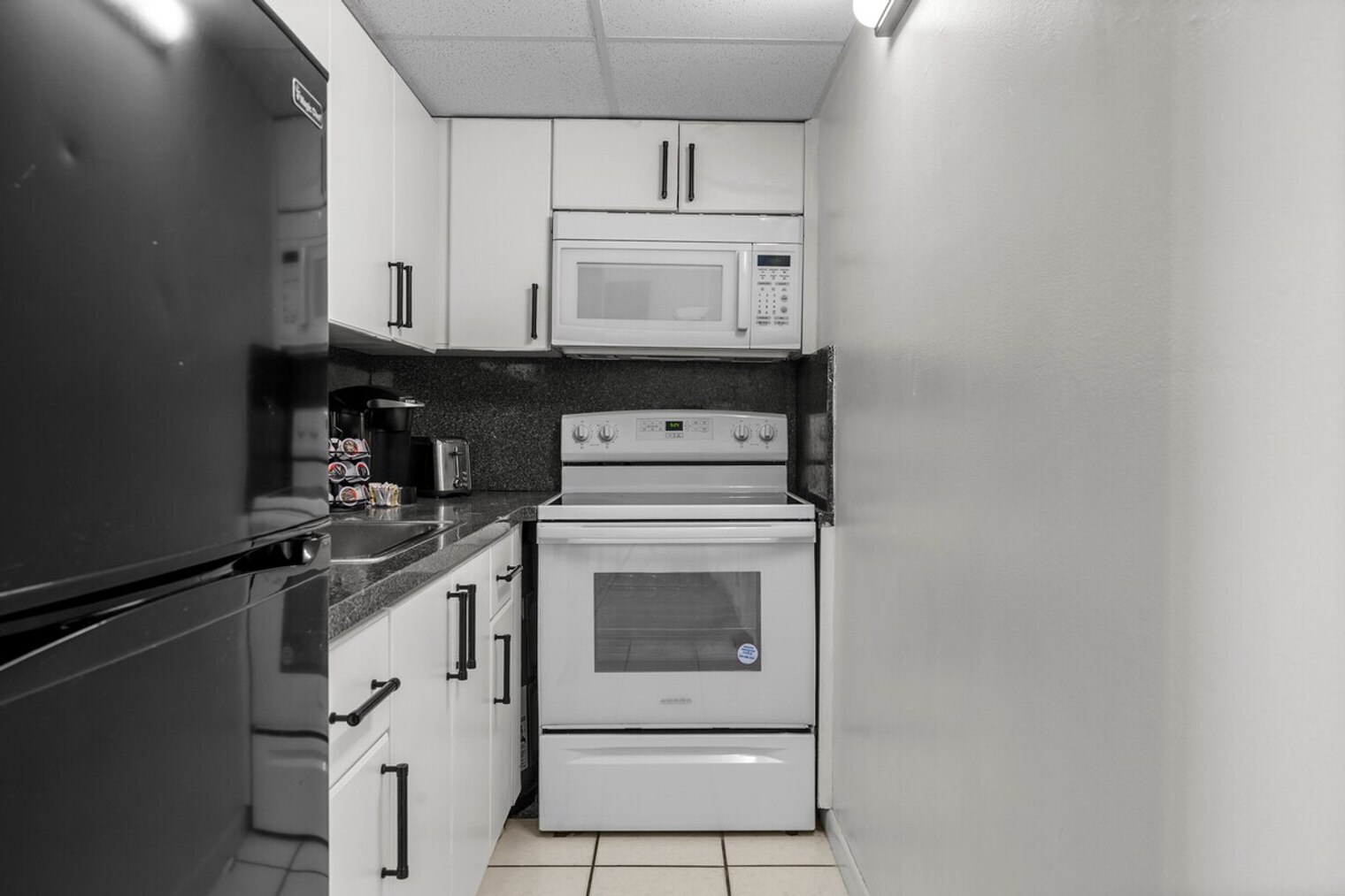 Building Photo - 750 Ocean Dr