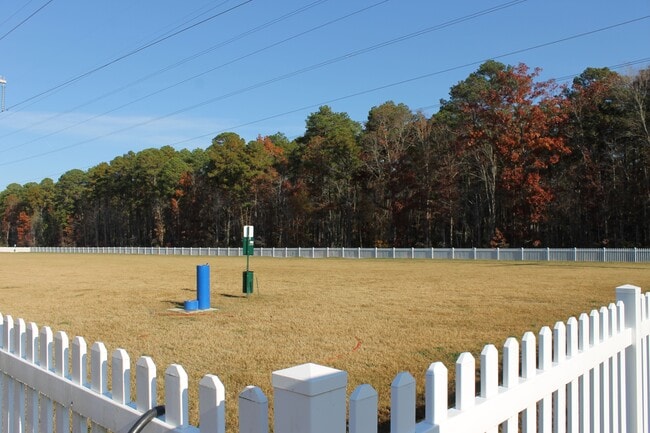 Building Photo - 1523 Stanford Ln