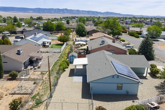 Building Photo - Home With 2 En-Suite Bedrooms in Prescott Valley