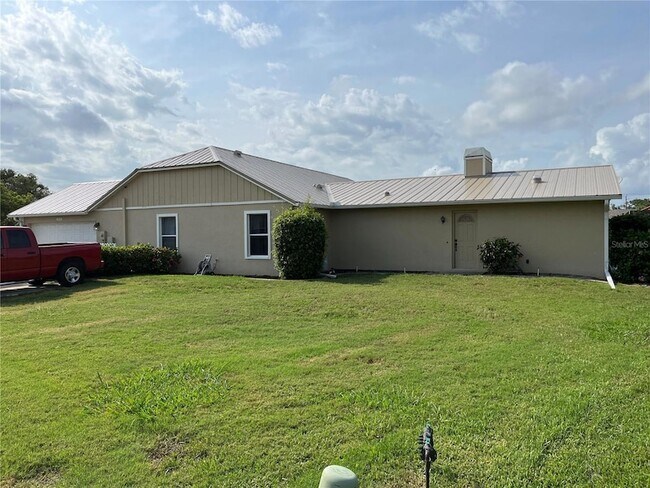 Building Photo - 5828 Sandy Pointe Dr