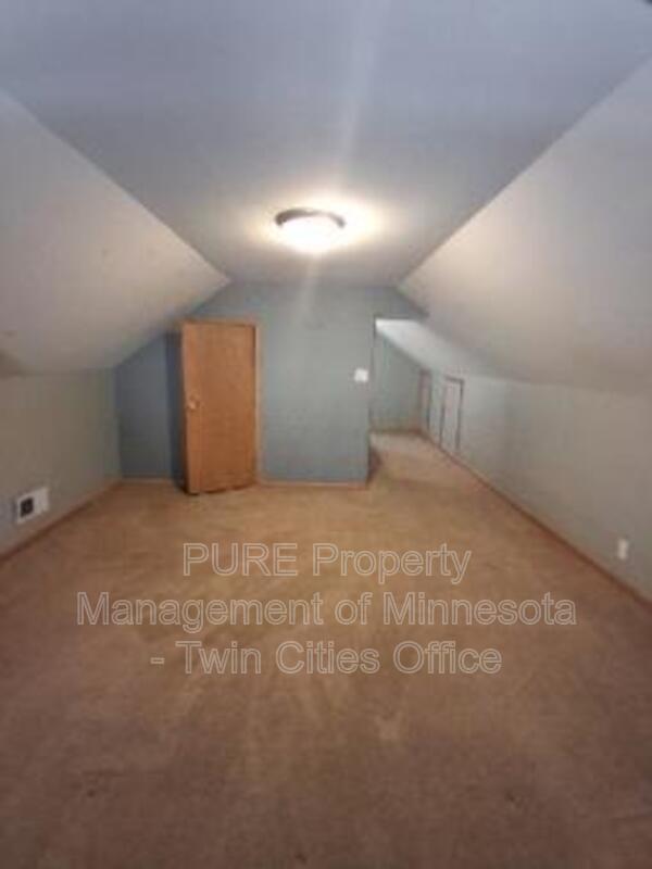 Building Photo - 425 Adams Ave