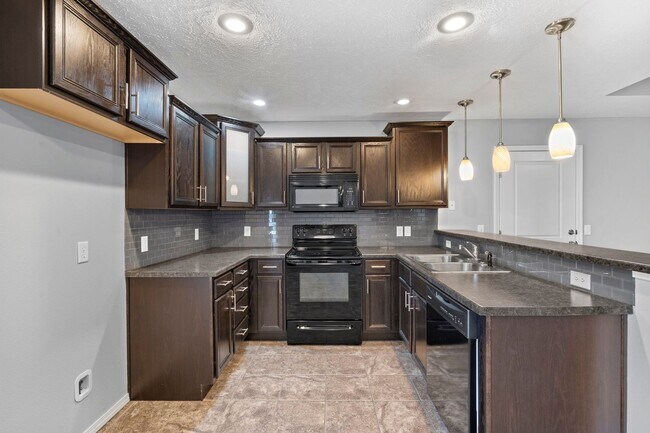 Building Photo - 3 Bedroom in Nixa!