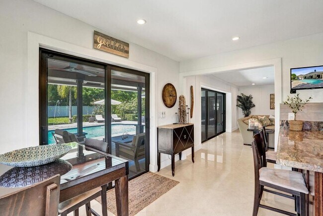 Building Photo - Boca Raton Beautifully Updated 4 Bedroom Pool Home