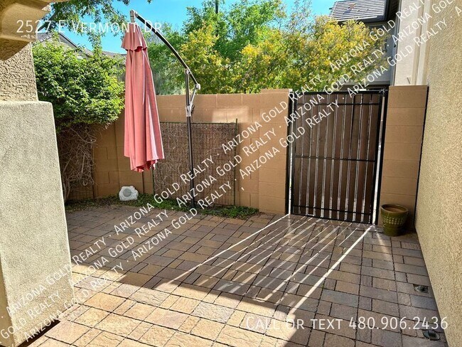 Building Photo - Cove at Vincenz