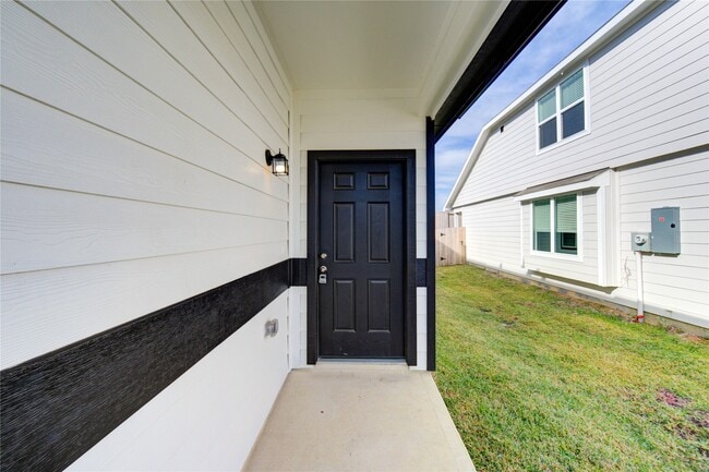 Building Photo - 13321 Burbot Dr