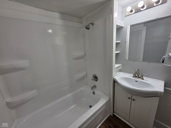 Building Photo - 1803 Westview Dr