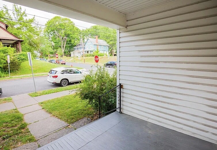 Building Photo - 576 Providence St