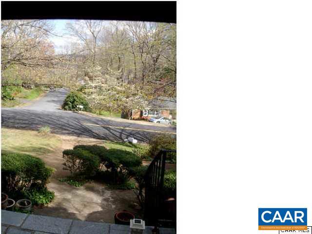 Building Photo - 1725 Yorktown Dr