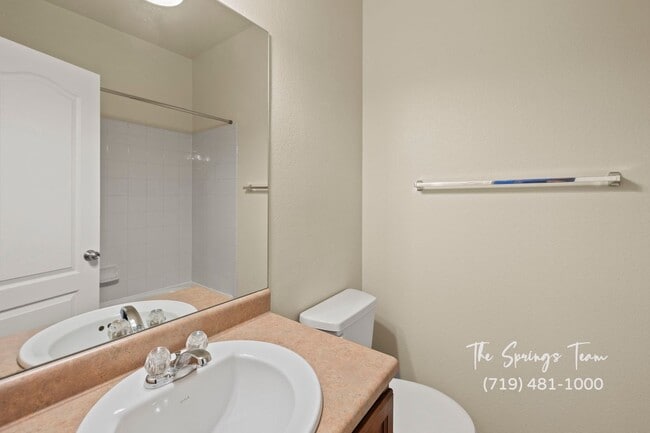 Building Photo - CHARMING 2BD TOWNHOME IN THE VISTAS AT NOR’WOOD - Security Deposit Waiver Available