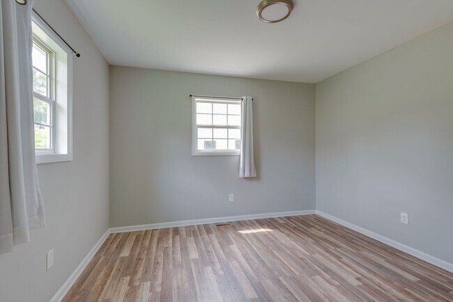 Building Photo - Charming 4BR/2BA Home in South Nashville –...