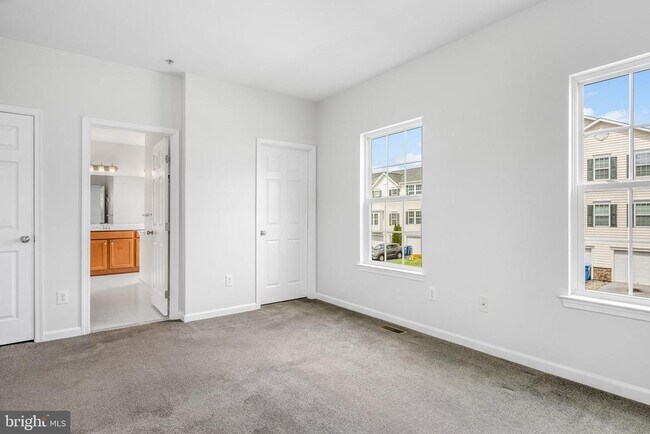Building Photo - 202 Bardel Dr