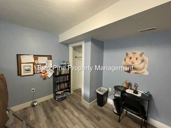 Building Photo - 705 Birmingham Ln