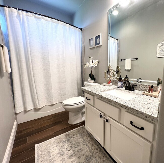 Building Photo - 14 Cornwall Dr