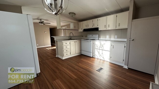 Building Photo - No rent until April 1st!! Simple Life, Serene Setting ~ Cozy 3/1.5 Available!