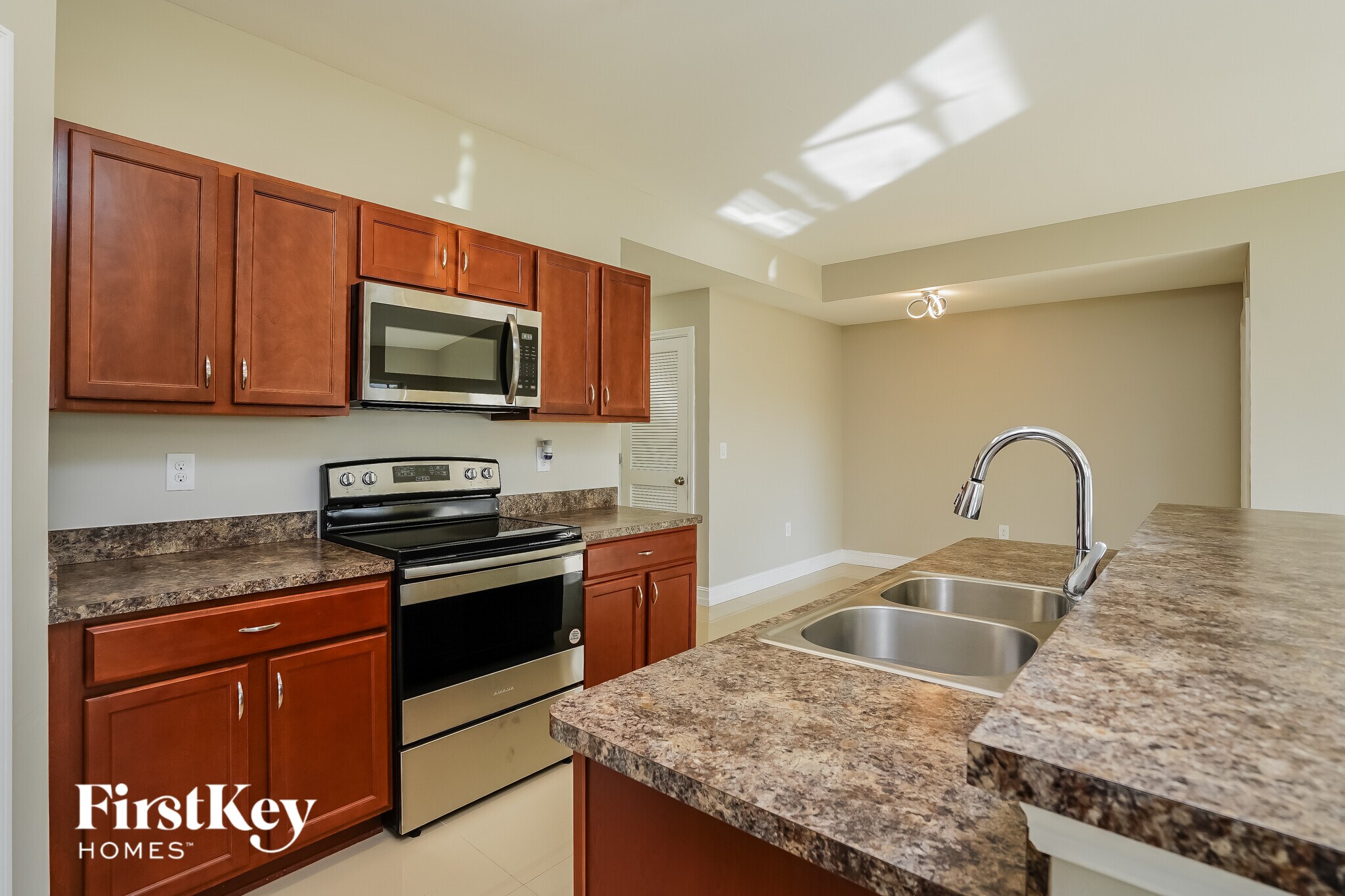 Building Photo - 601 NW 17th Ave