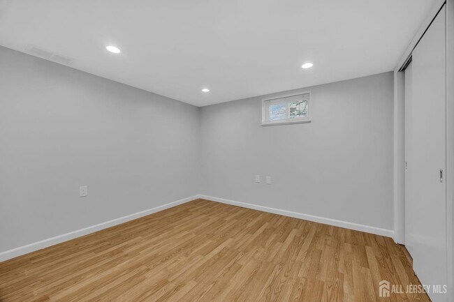 Building Photo - 1430 Kearney Dr