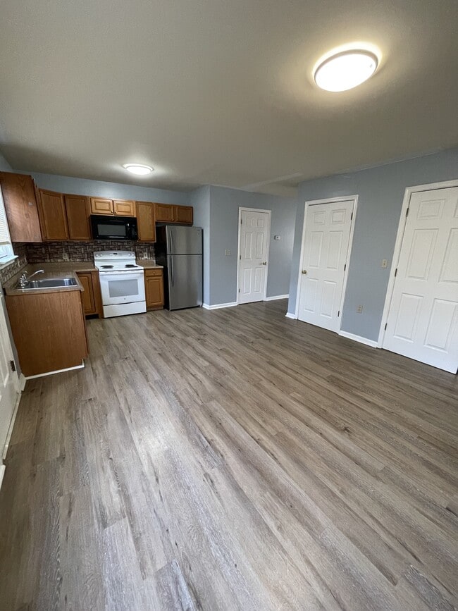 Building Photo - 1007 Caroline St