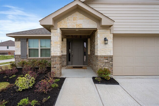 Building Photo - 13724 Sabine Lk Dr