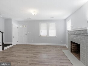 Building Photo - 5112 Crosswood Ave