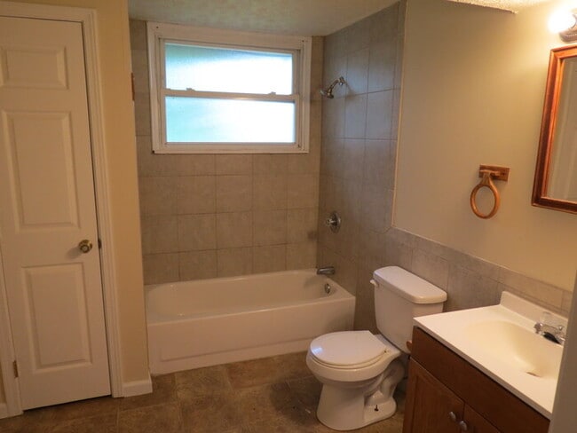 Building Photo - 1768 Hollow Run Dr
