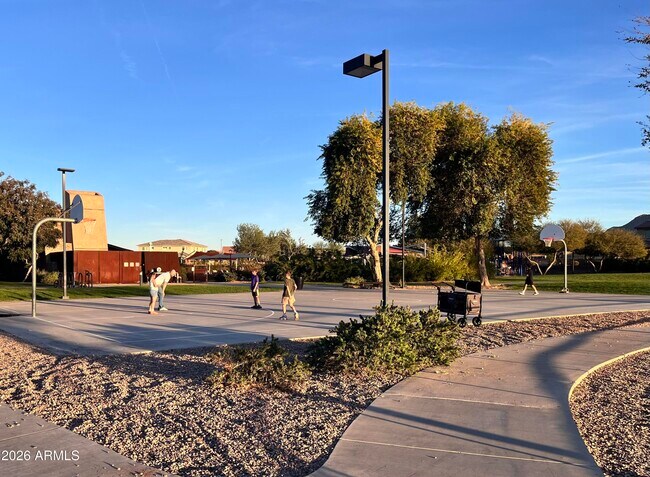 Building Photo - 2208 E Indian Wells Dr