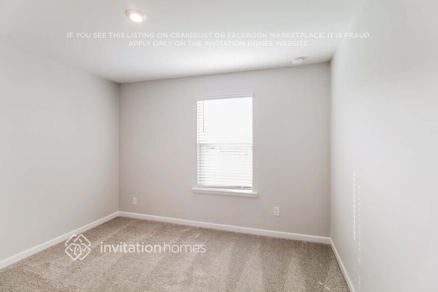 Building Photo - 2119 Blackbird Cir