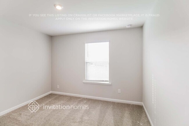 Building Photo - 828 Pebble Blvd