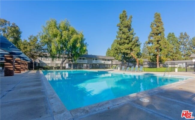 Building Photo - 16403 Bear Meadow Cir