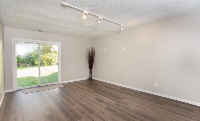 Building Photo - 9030 Reed Rd