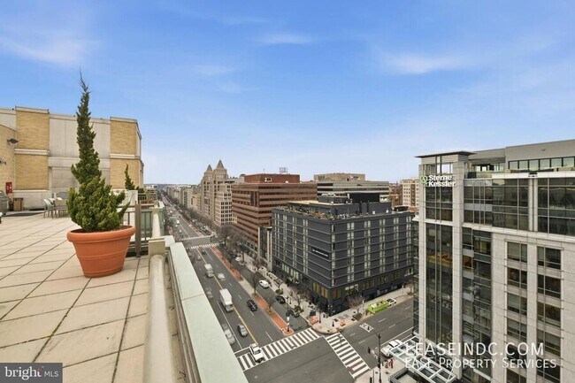 Building Photo - 1150 K St NW