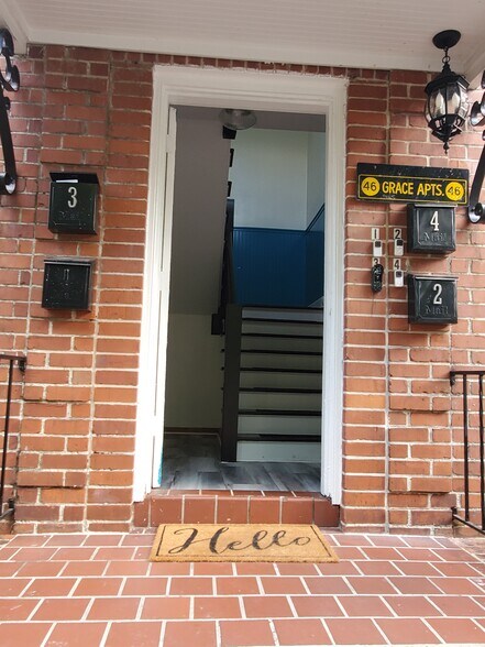 Building Photo - 46 W 11th St