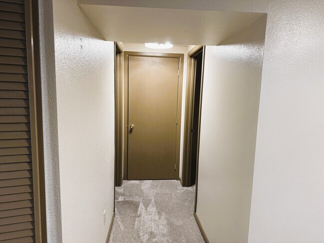 Building Photo - 7522 Madrid ct