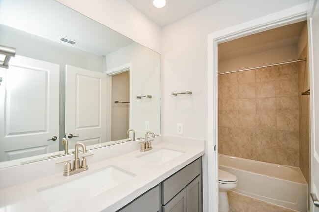 Building Photo - 21835 Erskine Peaks Pl