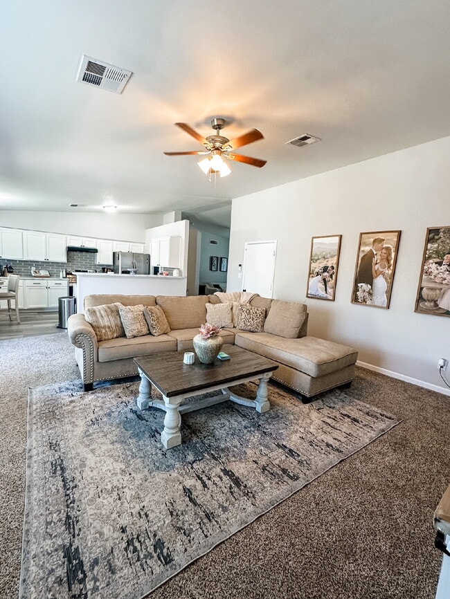 Building Photo - “4-Bedroom, 2-Bathroom Home in Yuma”