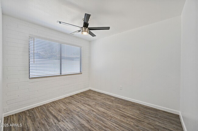 Building Photo - 1744 W Glendale Ave