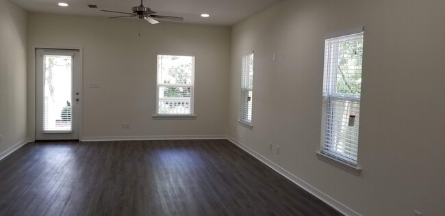 Building Photo - 37 Bayou Rd