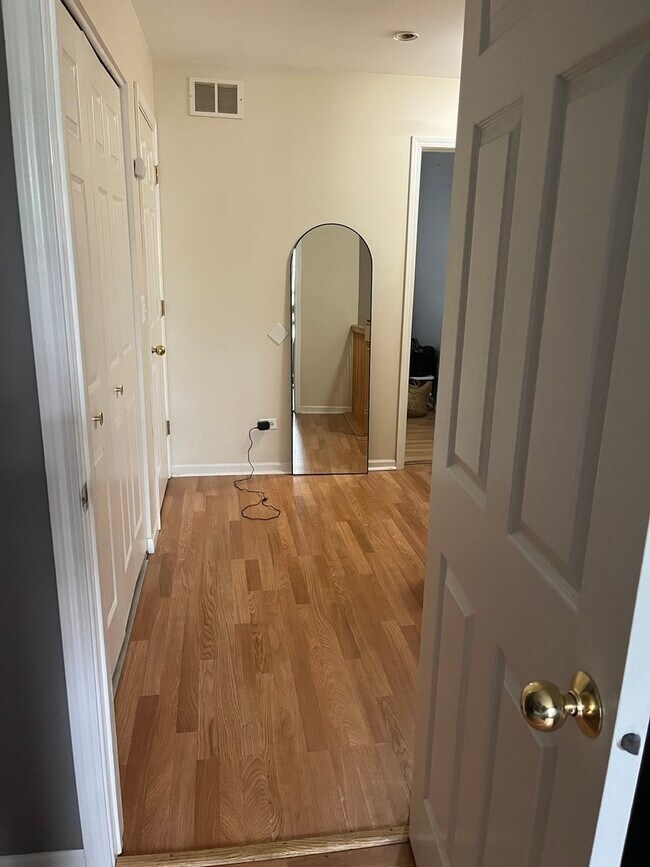 Building Photo - 1250 N Split Oak Cir