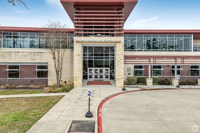 Building Photo - 201 Vanderpool Ln